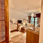 Sein Boutique - Adults Only