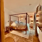 Sein Boutique - Adults Only