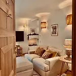 Sein Boutique - Adults Only