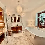 Sein Boutique - Adults Only